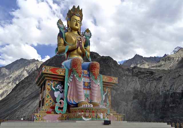 Katra to Ladakh  Cab Hire Service