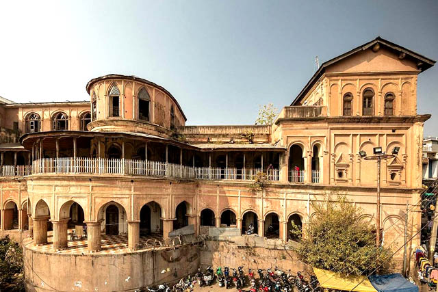 Taxi Stand in Srinagar