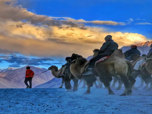 Jammu Airport to Ladakh Taxi Service