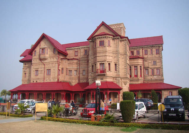 Tempo Traveller Booking Stand in Jammu 