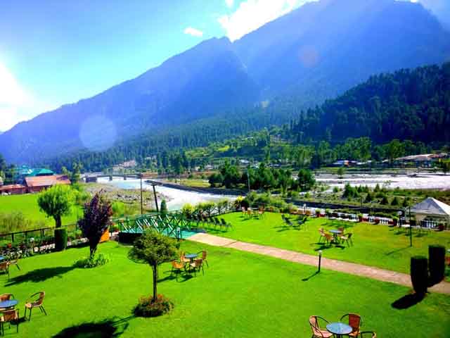 Tempo Traveller Service in Srinagar